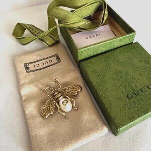 Gucci GG Logo and White Pearl Aged Gold Tone Bee Brooch Pin